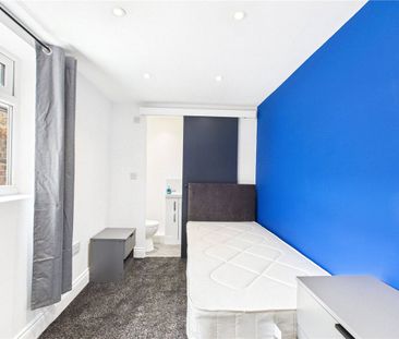 Room 2 - Photo 1