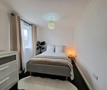 3 bedroom semi-detached house to rent - Photo 6