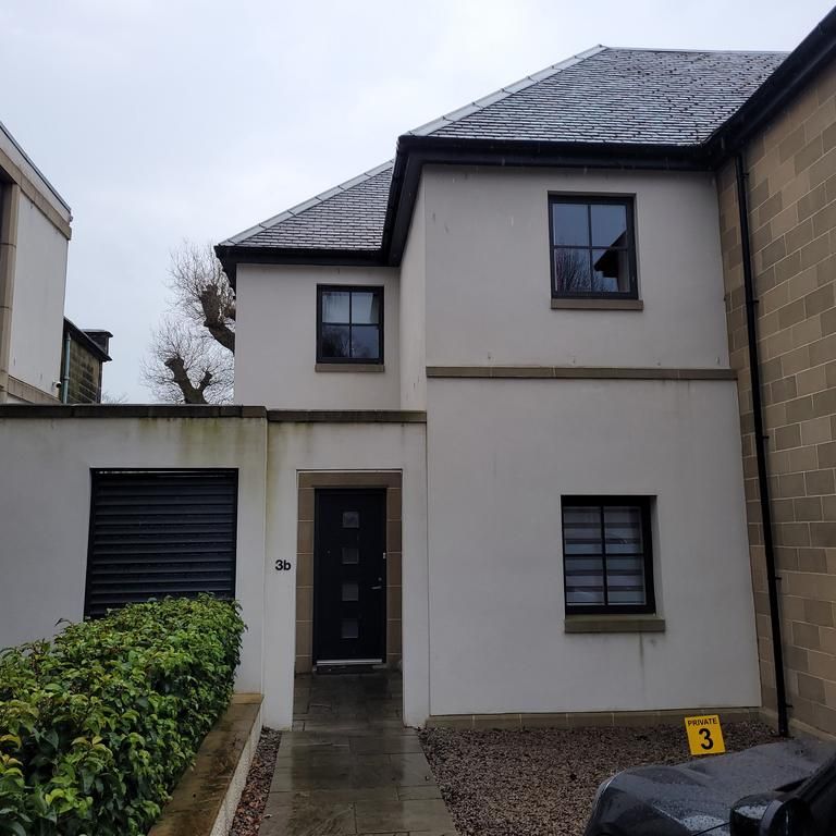 3 bedroom flat to rent - Photo 1