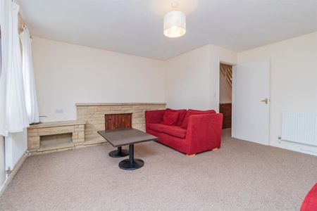 3 bedroom House To Let Total Size: 999 SQ FT - Photo 2