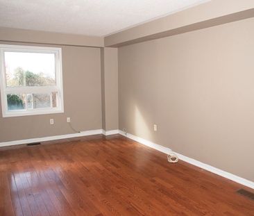 For Lease - 1054 Southport Drive, Oshawa, Ontario - Photo 3