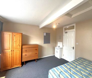 5 Bed Terraced House, Stokes Croft, BS1 - Photo 5