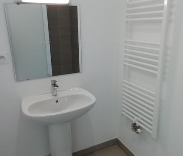 Location Appartement 2 pièces 45m² ANGERS 49100 - Photo 1