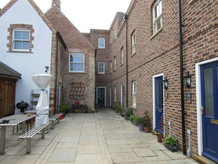 Town house to rent on - Photo 4