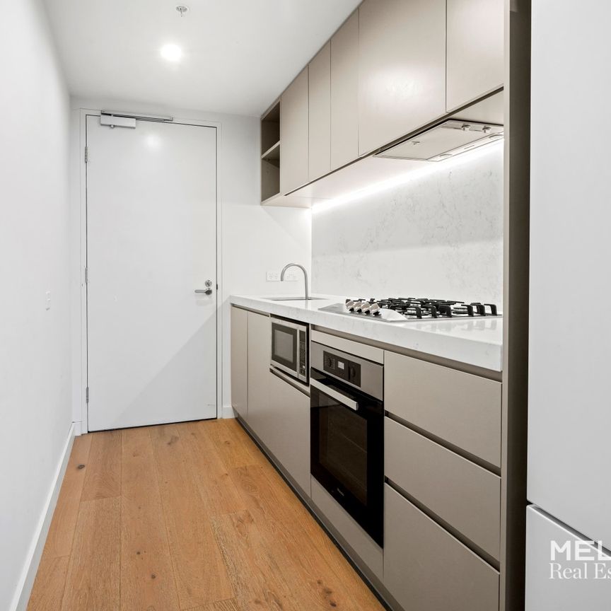 SPACE, STYLE AND CONVENIENCE AT 380 MELBOURNE - FURNISHED - Photo 1