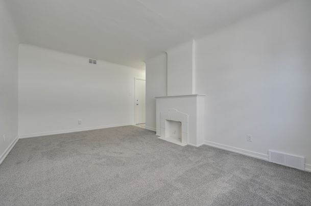 Edward Manor - Photo 1