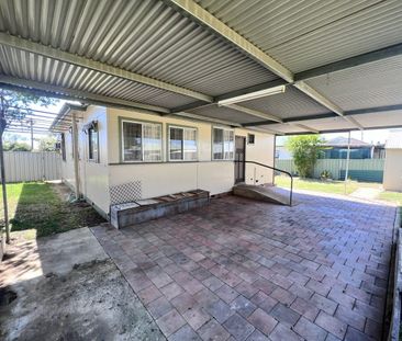 Three bedroom family home - Photo 2