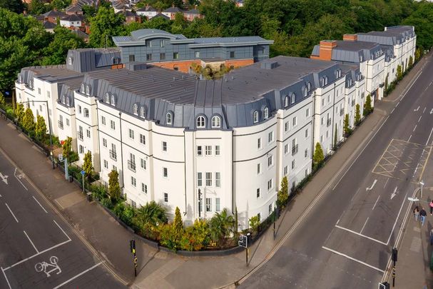 4 bedroom flat to rent - Photo 1