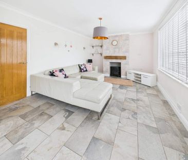 4 bedroom detached bungalow to rent - Photo 2