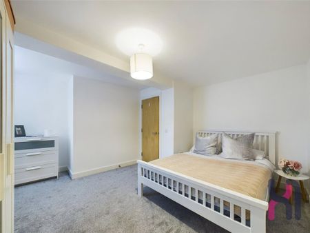2 bedroom flat to rent - Photo 4
