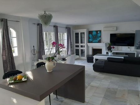 Alquiler Villa en Velerin, Estepona - Foto 4