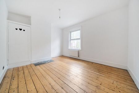 3 bedroom terraced house to rent - Photo 4