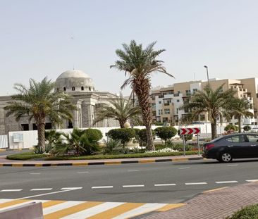 READY TO MOVE| NEAR BUSINESS BAY | BIG LAYOUT - Photo 2