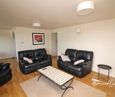 2 Bedroom Apartment - Purpose Built - Photo 2