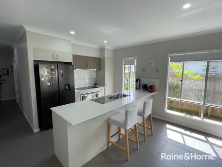 MODERN LIVING CLOSE TO SHOPS & BAY WITH MAGNESIUM POOL - Photo 5