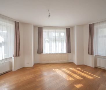 Altbau mit Charakter: 2-Zimmer + separate Küche | WG-geeignet | U1 ... - Foto 2