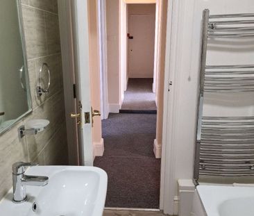 3 bedroom apartment to rent - Photo 6