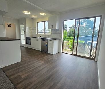 Freshly Renovated 3 Bedroom Home - Photo 4