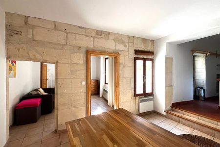 Appartement meublé 3 pieces et terrasse en centre ville - Photo 2