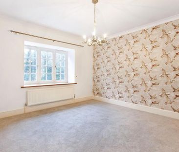 5 bedroom detached house to rent - Photo 2