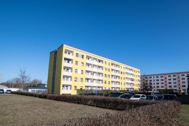3-Raum-Wohnung mit Aufzug und großem Balkon - Foto 1