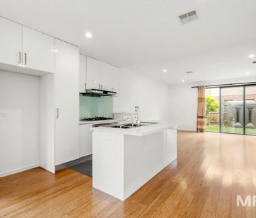 2/11 Moore Avenue, Clayton South - Photo 3