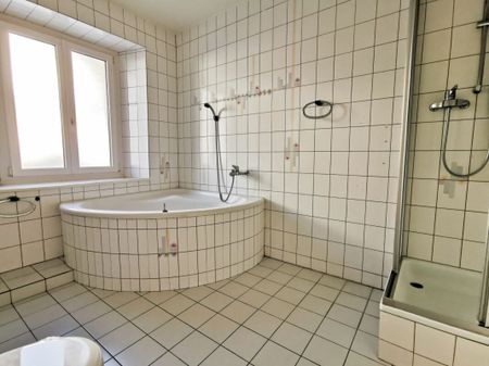 Large 4.5-room apartment with fireplace - Photo 5