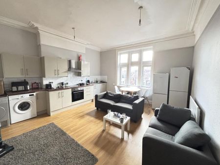 4 bedroom flat to rent - Photo 3