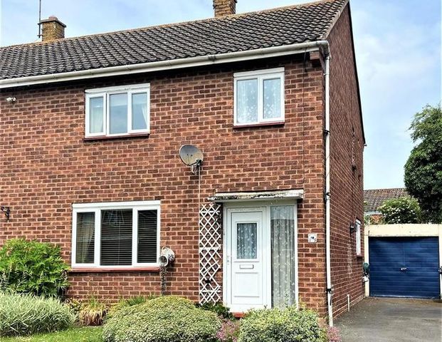 3 bedroom semi-detached house to rent - Photo 1