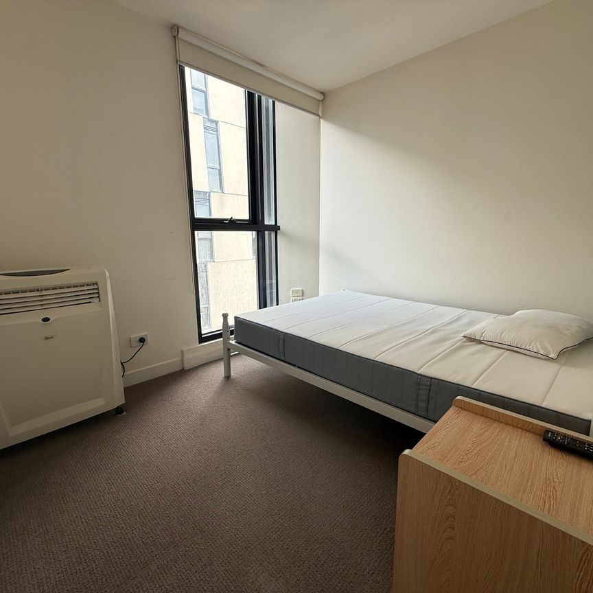 Fully Furnished Student Apartment Next to University of Melbourne (Students only) - Photo 1