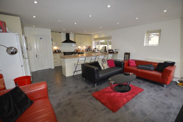 Bournemouth Road, Parkstone, Poole, Dorset, BH14 - Photo 1