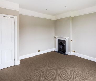 4 bedroom detached house to rent - Photo 2