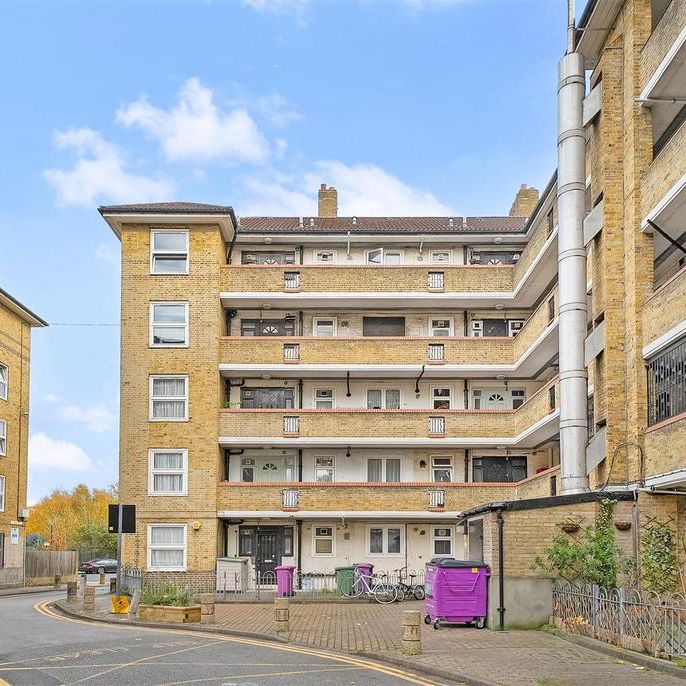 4 bedroom flat to rent - Photo 1