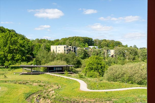 Nyere lejlighed med egen terrasse i hjertet af Kolding - Foto 1