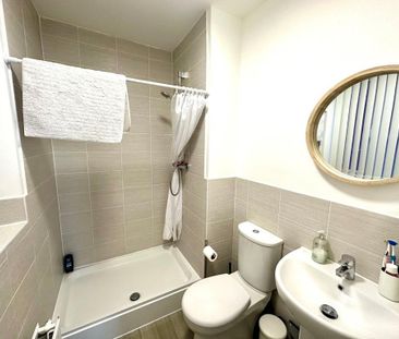 2 bedroom flat to rent - Photo 4