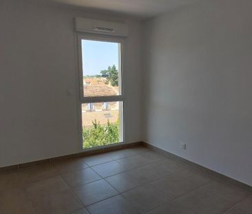 location Appartement T2 DE 45.5m² À CAVAILLON - Photo 1