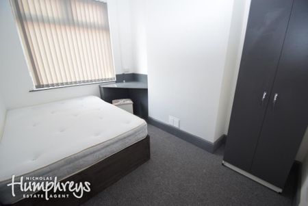 3 bedroom terraced house to rent - Photo 3