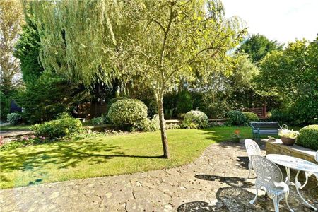 5 bedroom detached house to rent - Photo 3