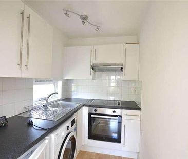 Alexander Close, Barnet, EN4 - Photo 3