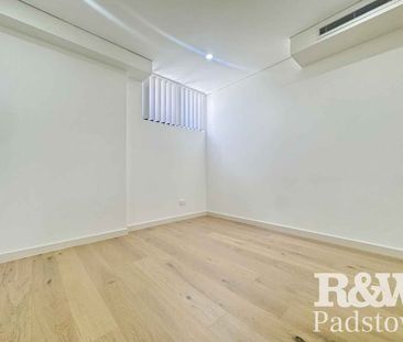 Elegant Two-Bedroom Apartment in Secure Boutique Complex - Photo 5