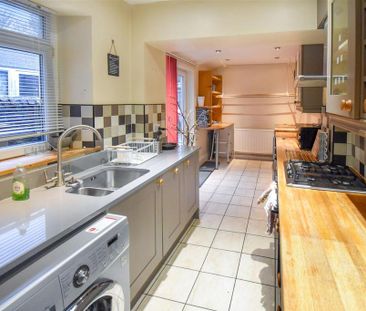 2 bedroom terraced house to rent - Photo 4