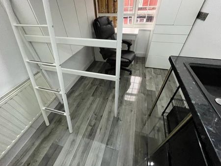 Studio Flat, Victoria Park, M14 - Photo 2