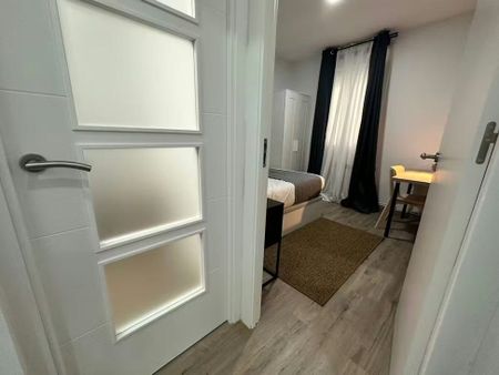 Calle de Rodas, Madrid, Community of Madrid 28005 - Photo 3