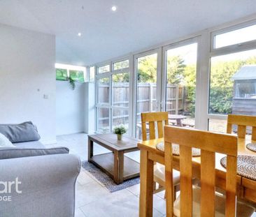 4 bedroom terraced house to rent - Photo 5