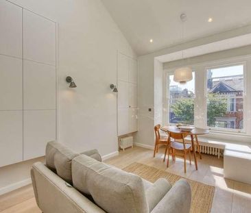 Kelmscott Road, London, SW11 - Photo 3
