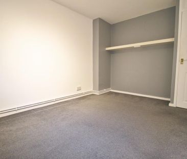 2 bedroom maisonette to rent - Photo 2