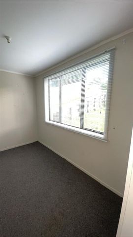 Family home with space - Photo 4