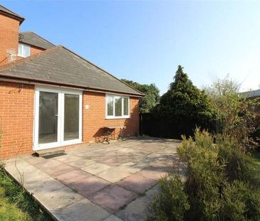 Manor Park House, Bullar Road, Southampton, SO18 - Photo 5