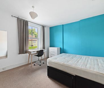 6 Bed Student Accommodation - Photo 6