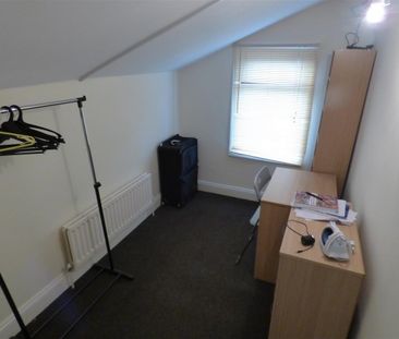 3 Bed - West Street, Gillingham - Photo 5